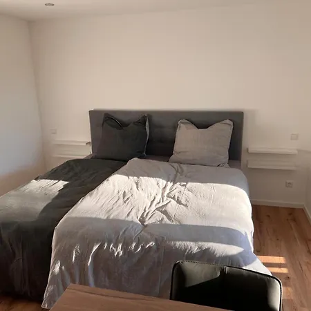 2 Creidlitz Rechts Apartment *