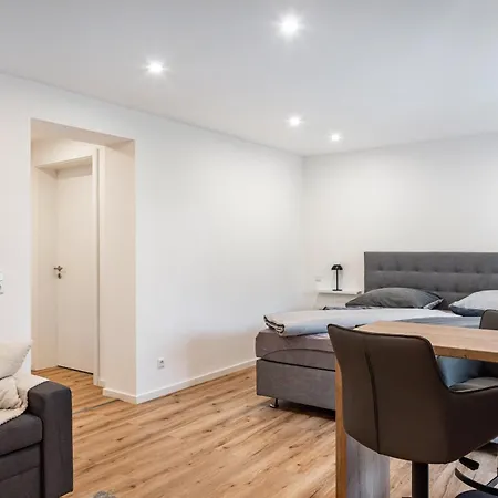 2 Coburg-creidlitz Apartment