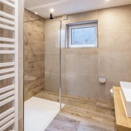 2 Coburg-creidlitz *